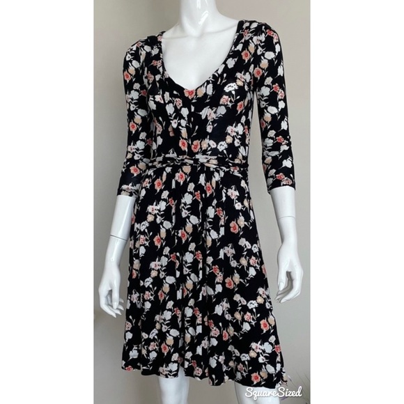FRENCH CONNECTION Wrap V-neck Black Floral Pattern 3/4 Sleeve Knee Length Dr… - Picture 3 of 9